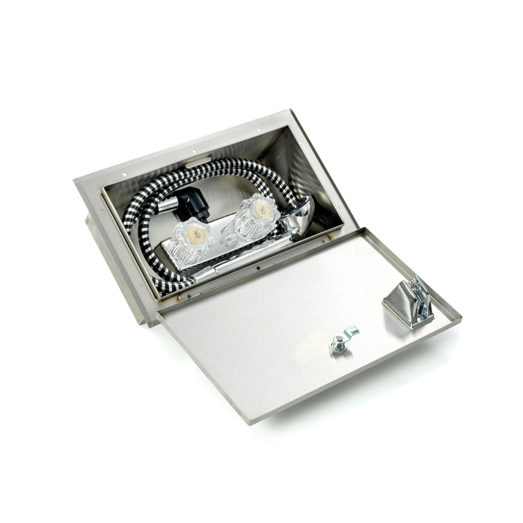 AIRMKT eCom PN 39768W Stainless Steel Upgrade-Exterior Shower Compartment 41865 WEB