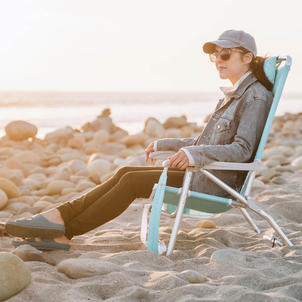 bi-fold-beach-chair-lifestyle2
